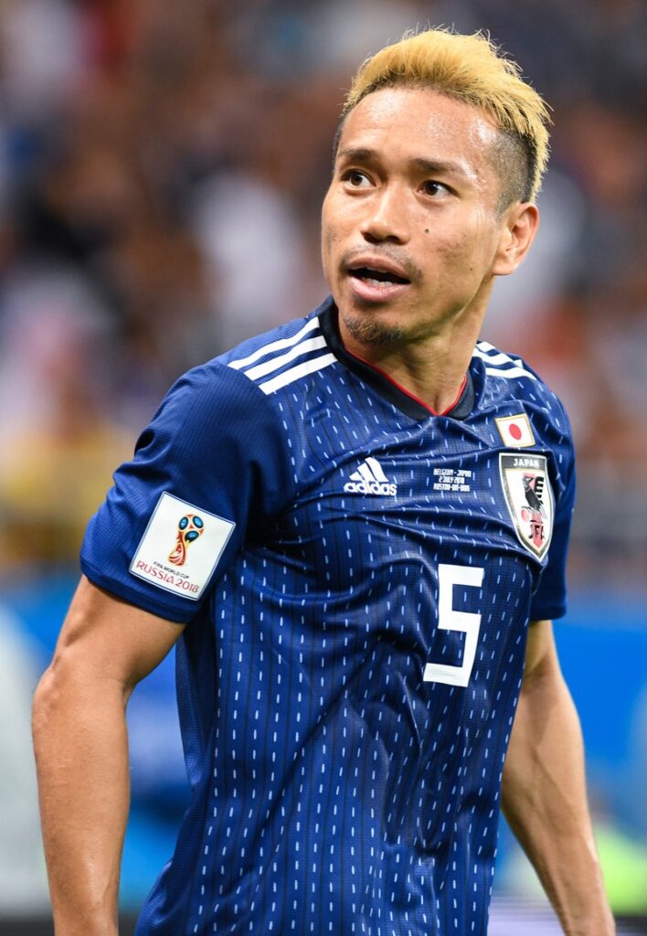 2018年の日本代表ホームユニフォーム。刺し子柄と胸のワールドカップ大会パッチ