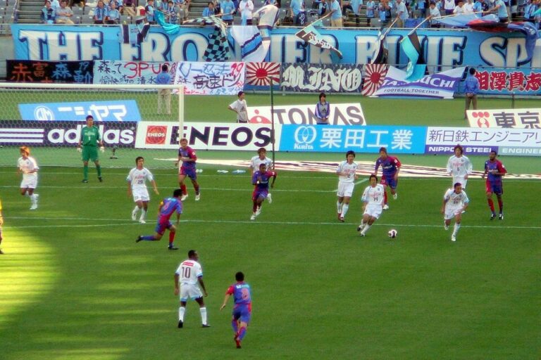 FC東京と川崎フロンターレの試合。Jリーグの試合風景