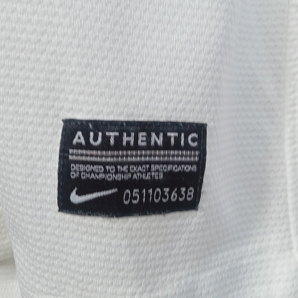 フランス代表シャツのAUTHENTICタグ。選手仕様であることを示す表記