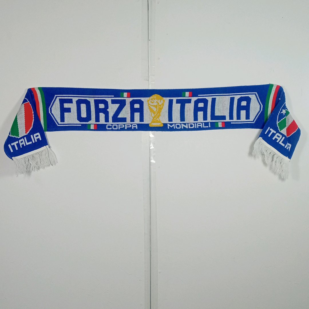 イタリア代表 90年代 応援マフラー 全体。ブルー地にFORZA ITALIA